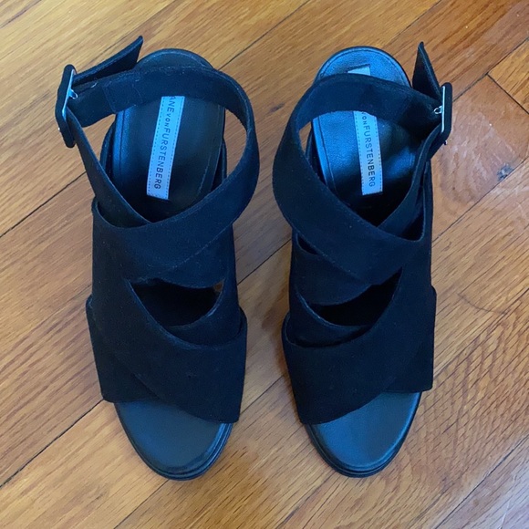 Diane Von Furstenberg Black Suede Strap Wedge Women’s Size 6.5 - Picture 4 of 6